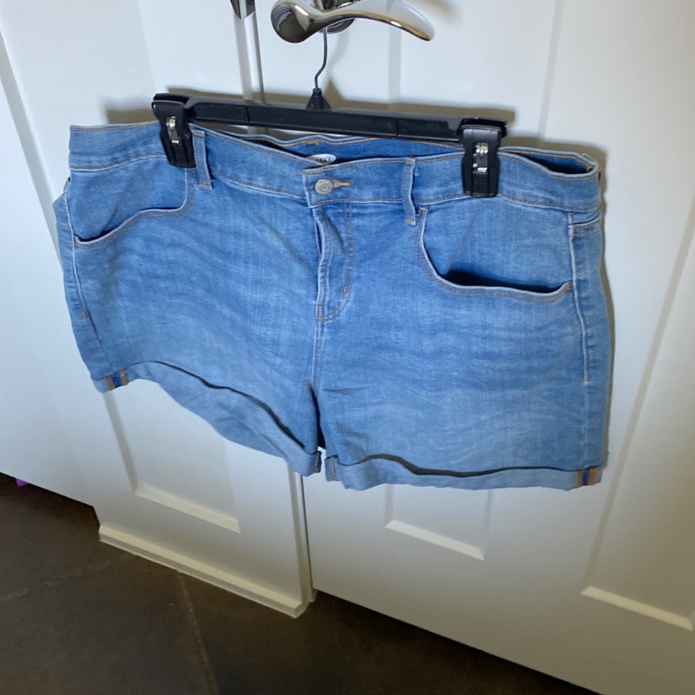 Like new rolled cuff light denim shorts
